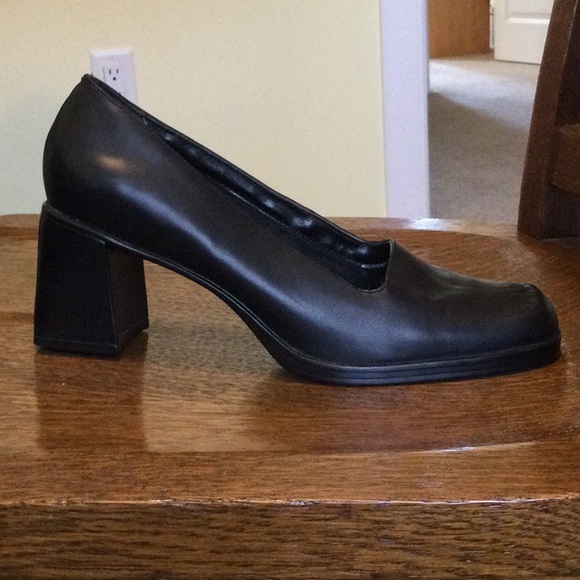 Bata Square Toe Chunky Heels - Picture 13 of 13